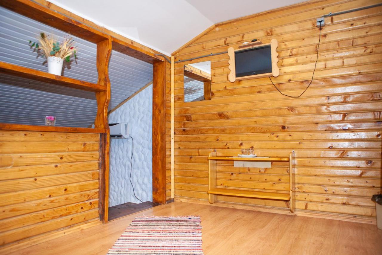 Готель Casa Lazaroiu Куртя-де-Арджеш Екстер'єр фото